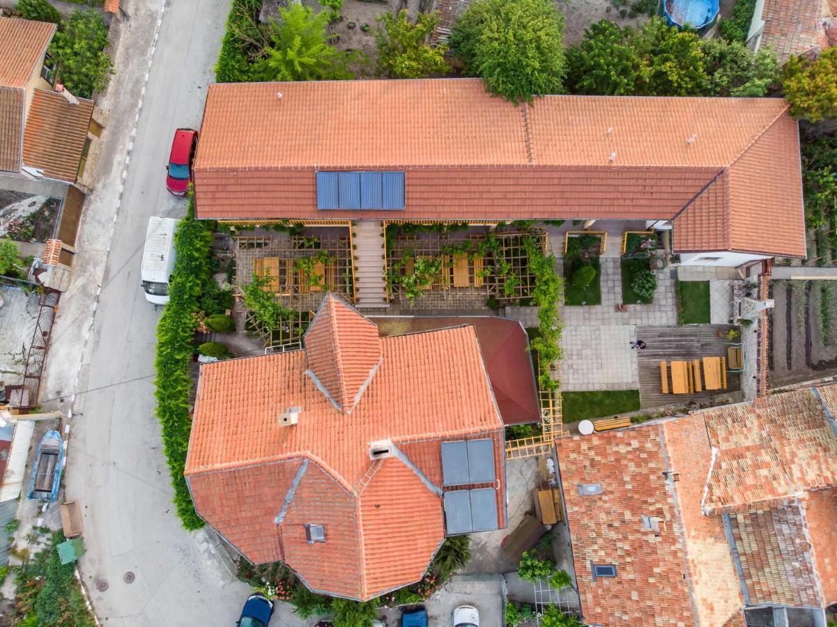 Guest House Nash Dom Kavarna Exterior photo
