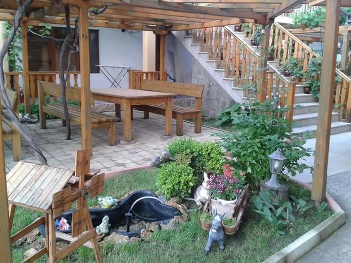 Guest House Nash Dom Kavarna Exterior photo