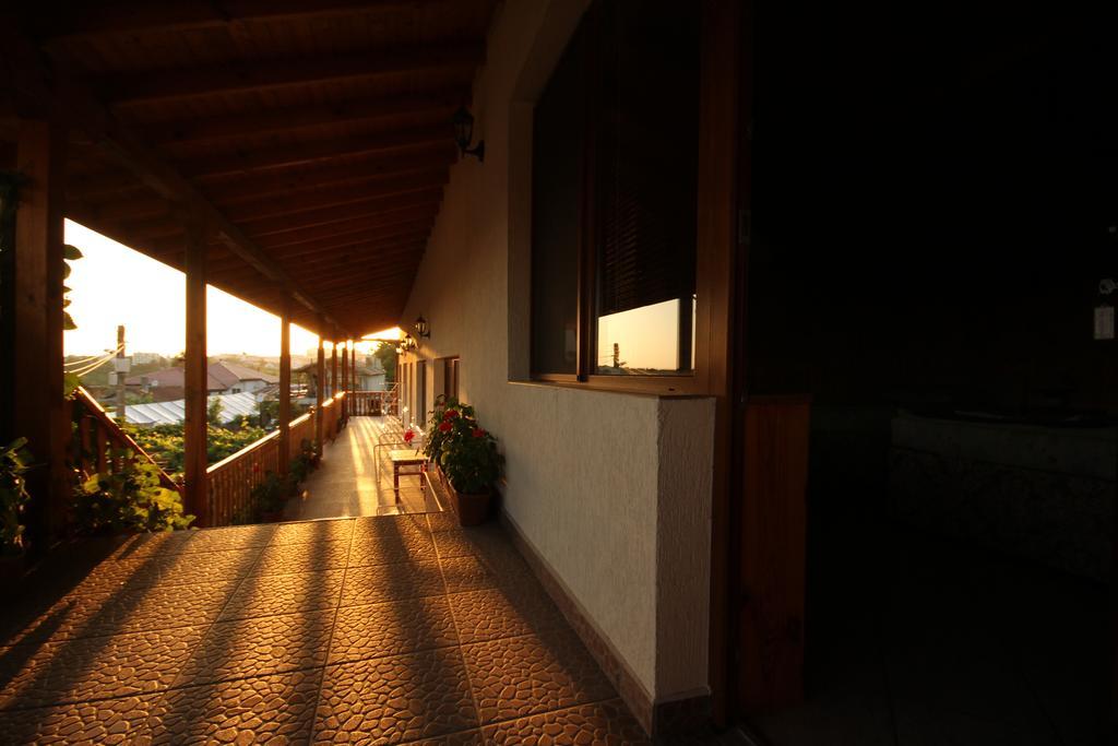 Guest House Nash Dom Kavarna Exterior photo
